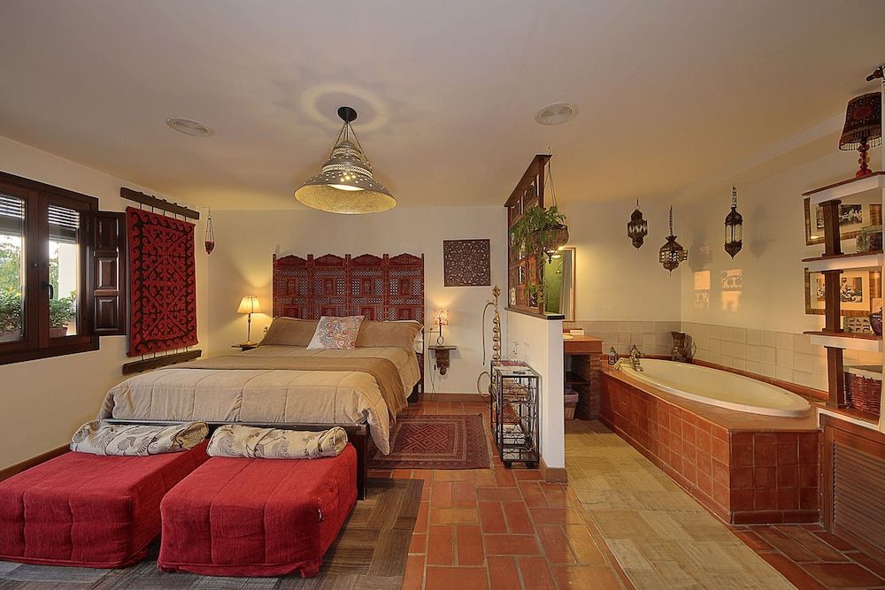 City Double Room (Alhambra View)