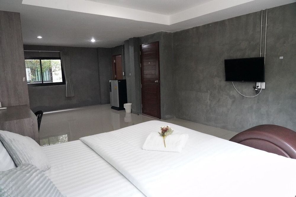 Matini Klong 1 Deluxe Double Room 3