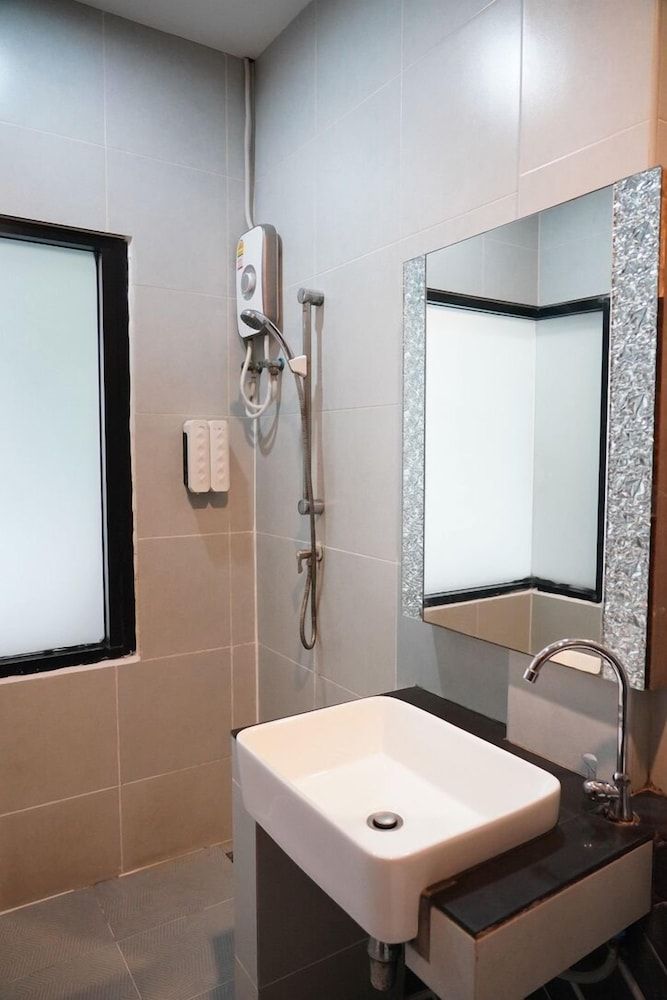 Matini Klong 1 Standard Double Room 5