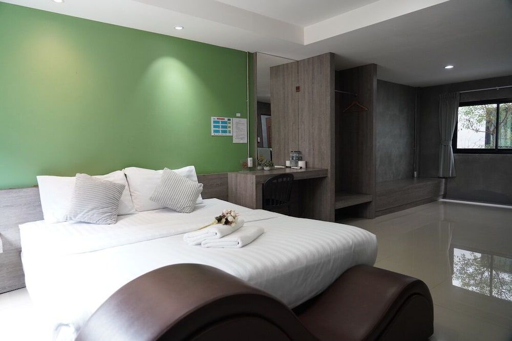 Matini Klong 1 Deluxe Double Room 6