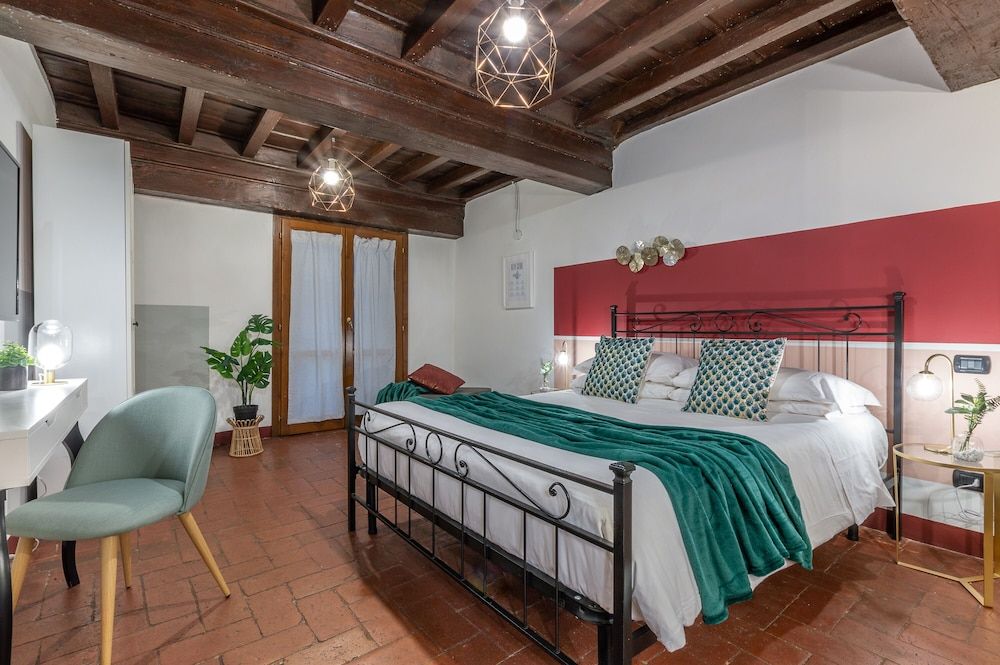 undefined Wine Apartments Florence Ciliegiolo