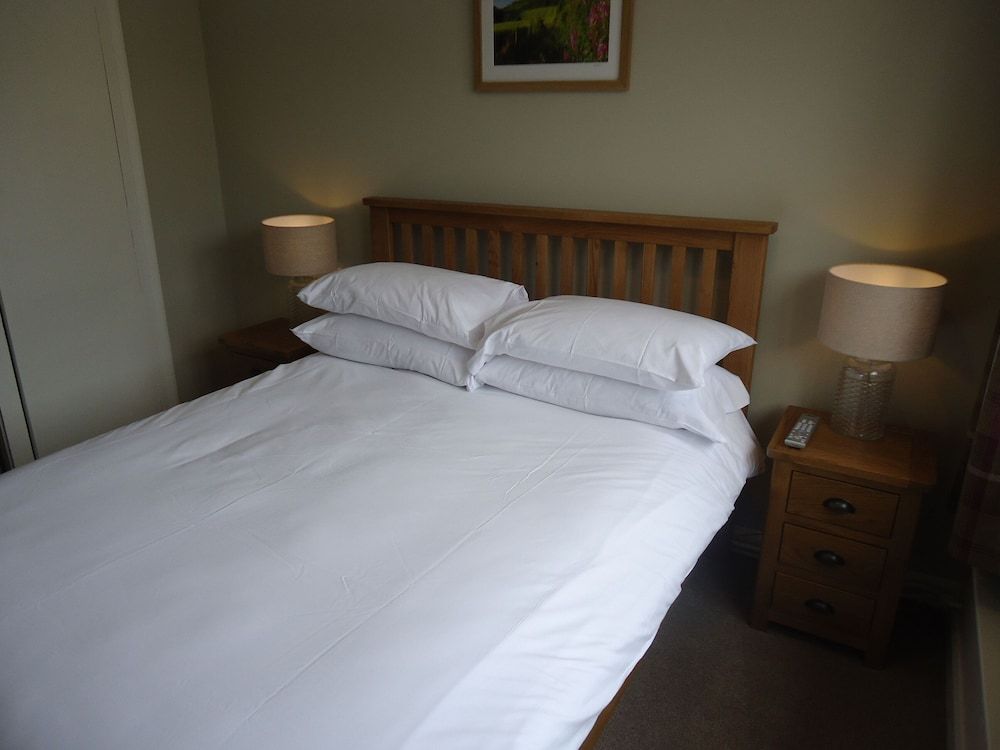 Royal Oak Hotel Standard Double Room, Ensuite (Ayton)
