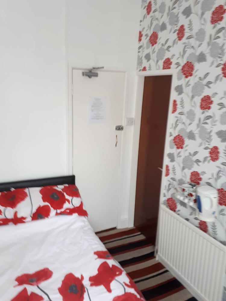 Montgomery Hotel Double Room, Private Bathroom 4