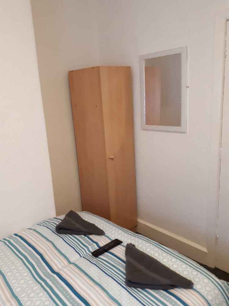 Montgomery Hotel Double Room, Private Bathroom 2