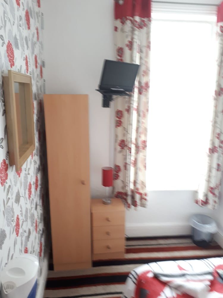 Montgomery Hotel Double Room, Private Bathroom 3