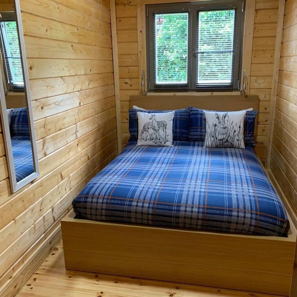 undefined Immaculate Cabin 5 Mins to Inverness Dog Friendly 2