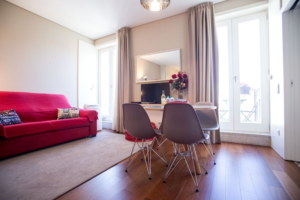 Cardosas Story Apart byPortoCityHosts Studio, Balcony 7