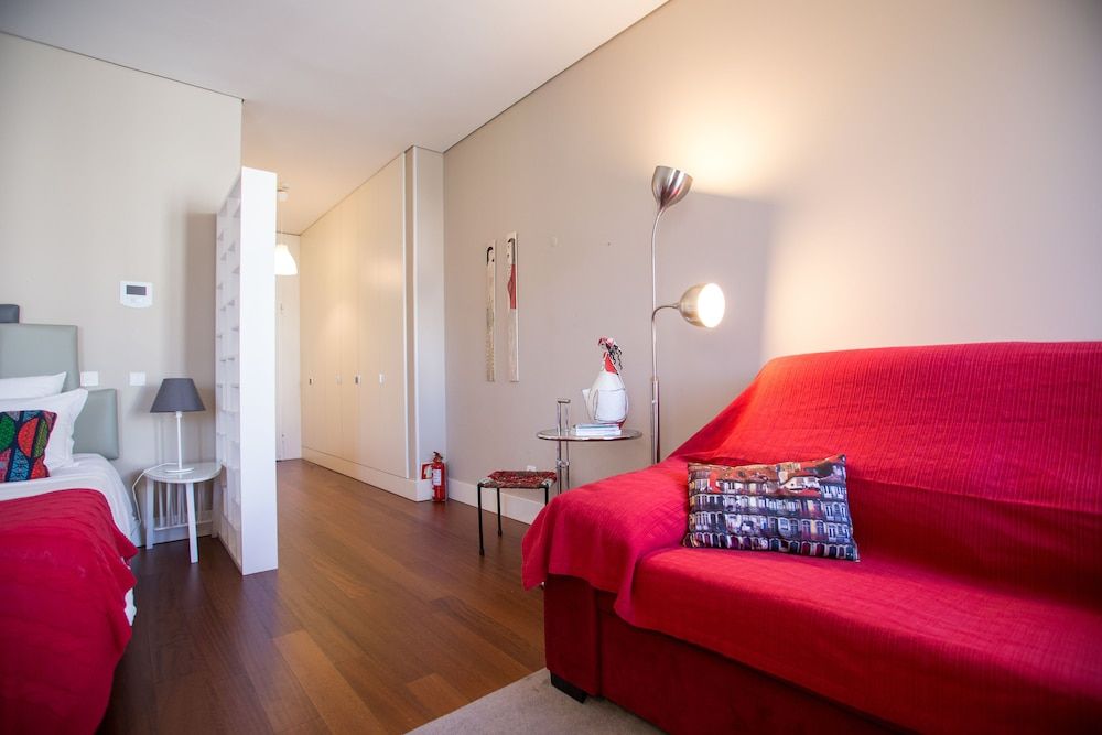 Cardosas Story Apart byPortoCityHosts Studio, Balcony 9