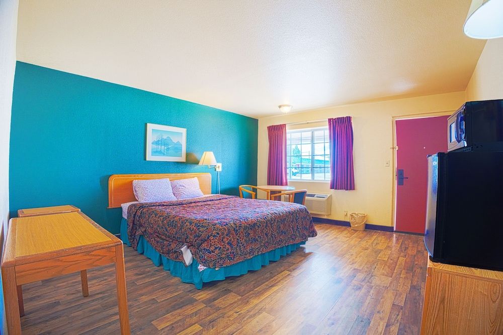 Holiday Motel, Lordsburg By OYO Room, 1 King Bed, Non Smoking