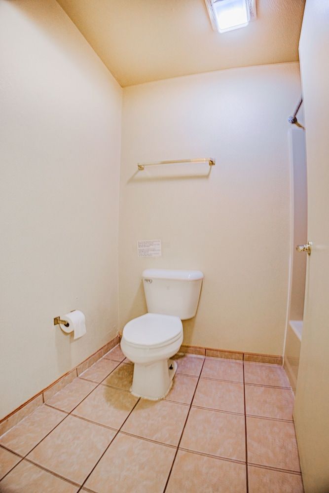 Holiday Motel, Lordsburg By OYO Room, 1 King Bed, Non Smoking 10