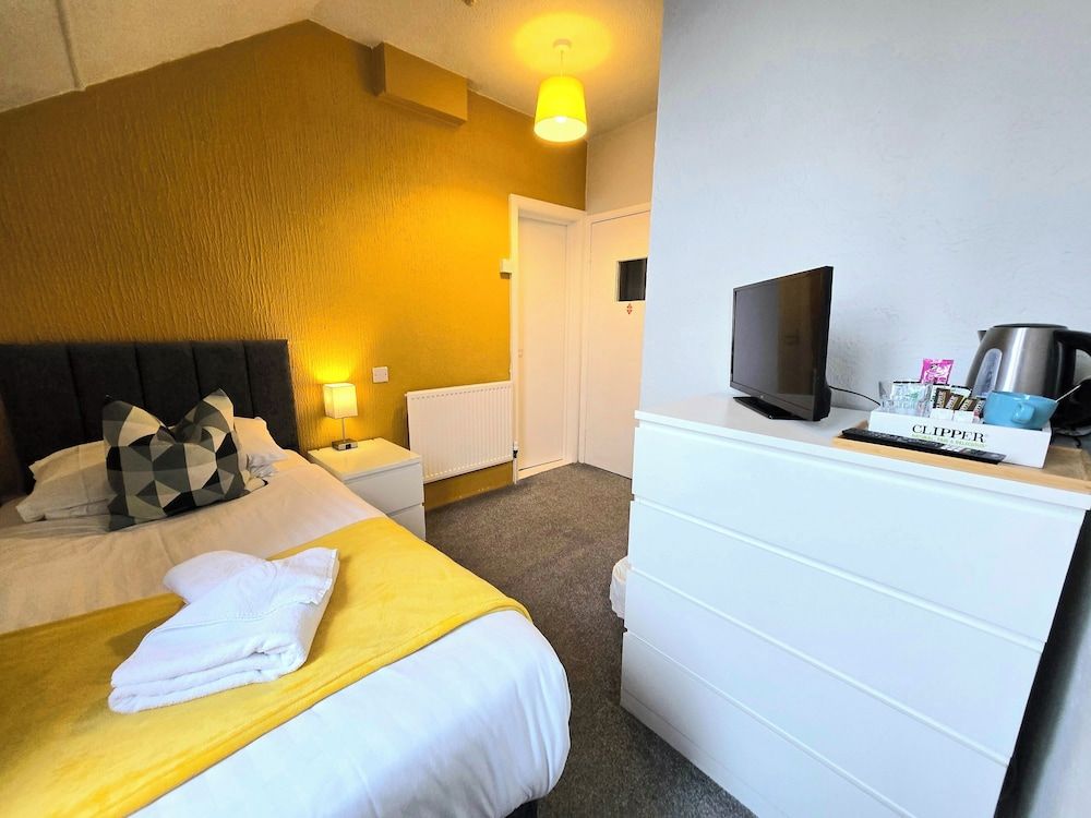 Beach Hotel Torbay Classic Single Room 2