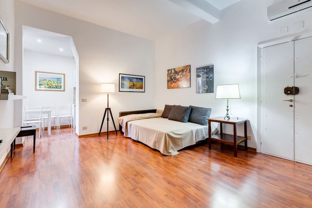 undefined Borgo Vittorio near Saint Peter's square 9