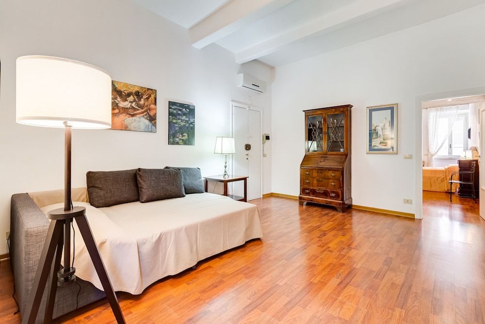 undefined Borgo Vittorio near Saint Peter's square 7