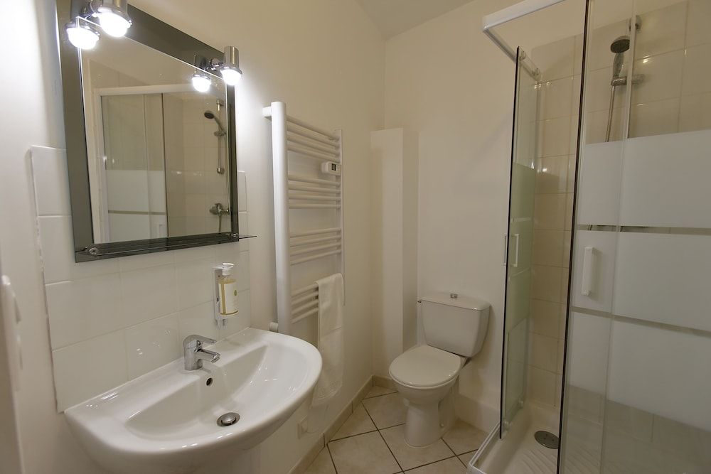 Appart'Hotel de la Tour Family Apartment (F4 rdc D) 4