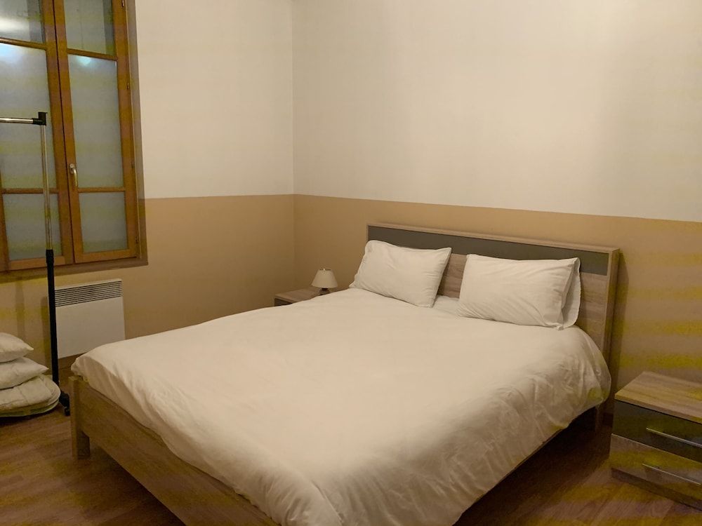 Appart'Hotel de la Tour Family Apartment (F4 rdc D)