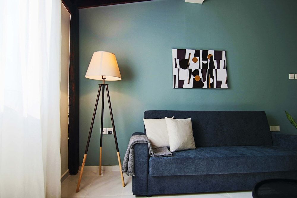 undefined Phaedrus Living: City View Luxury Flat Harbour 03 2