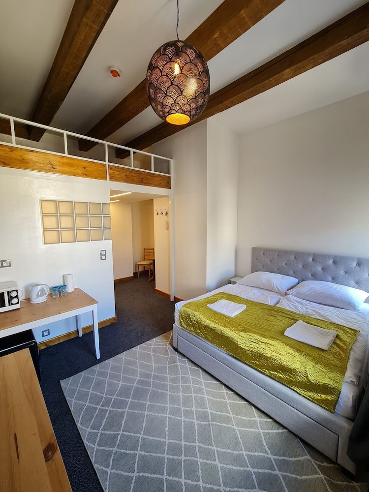 S42 Hotel Prague Superior Quadruple Room 4