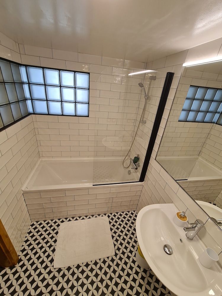 S42 Hotel Prague Superior Quadruple Room 16