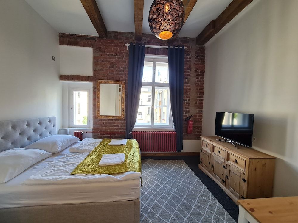 S42 Hotel Prague Superior Quadruple Room 11