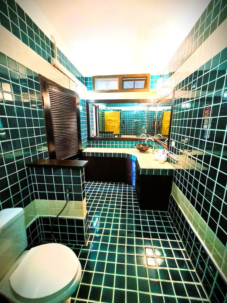 Boomerang Village Resort Kata Deluxe Studio Suite 12