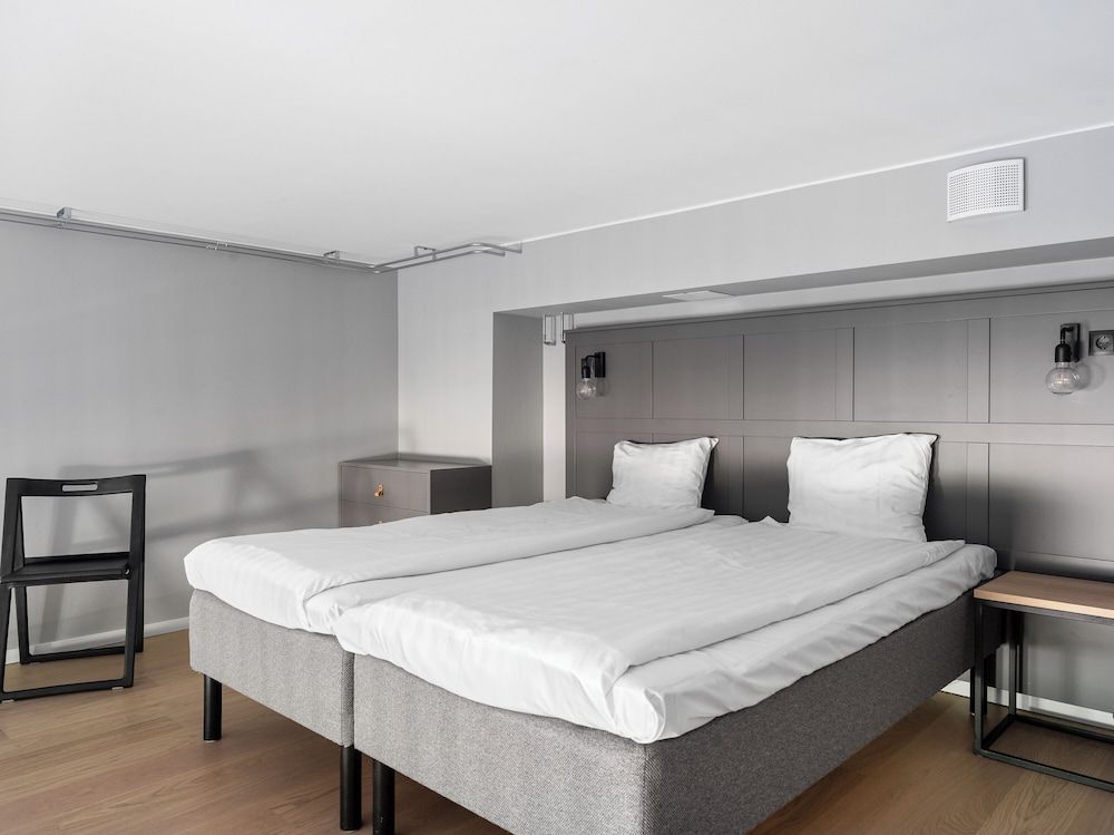 Part-Time Home Täby Studio (Loft, 2 Twin Beds) 5