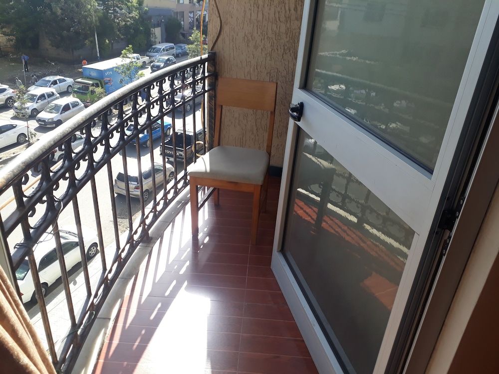 Bruhway Hotel Deluxe Twin Room 6