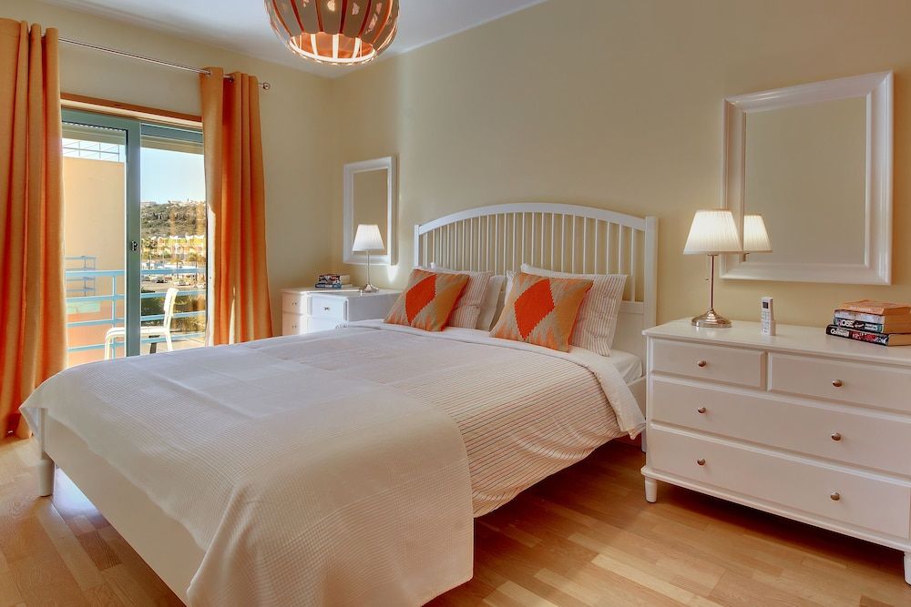 undefined Marina Bay Residence 10