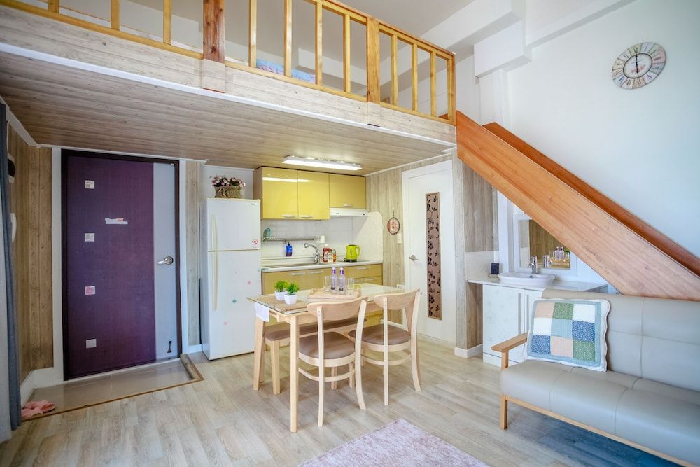 Tongyeong Iris Pension Duplex (201 203 301 303) 5