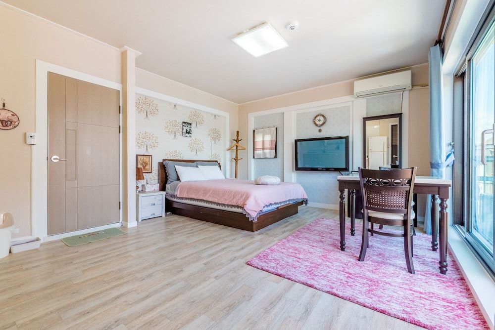 Tongyeong Iris Pension Duplex (401 402)