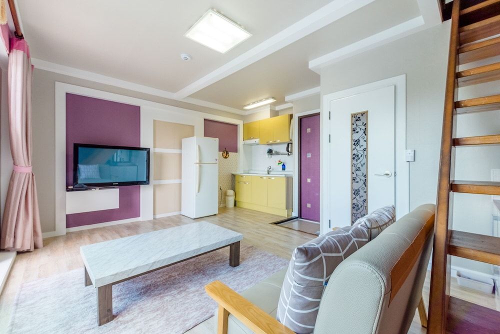 Tongyeong Iris Pension Duplex (302) 10