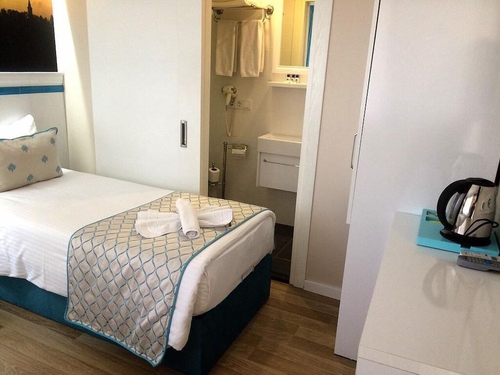 undefined A Warmly Welcome Home to Star Holiday Hotel 34 5