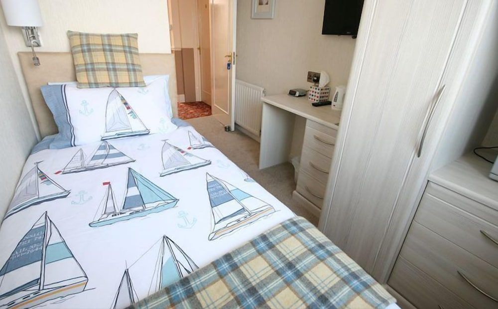 Single Room, Sea View