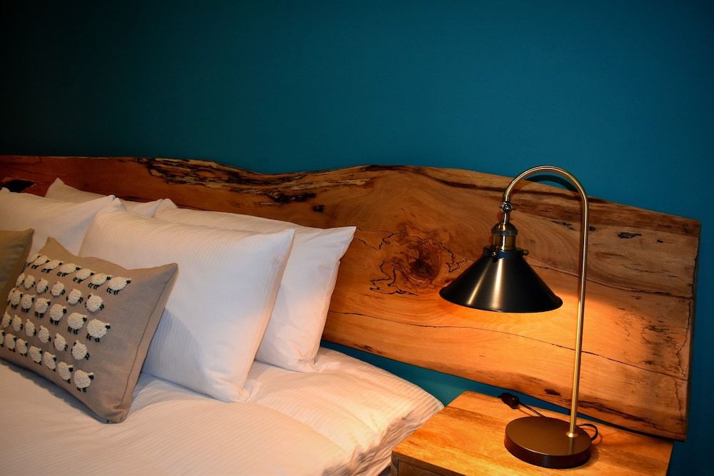 Double or Twin Room, Ensuite (Ash)