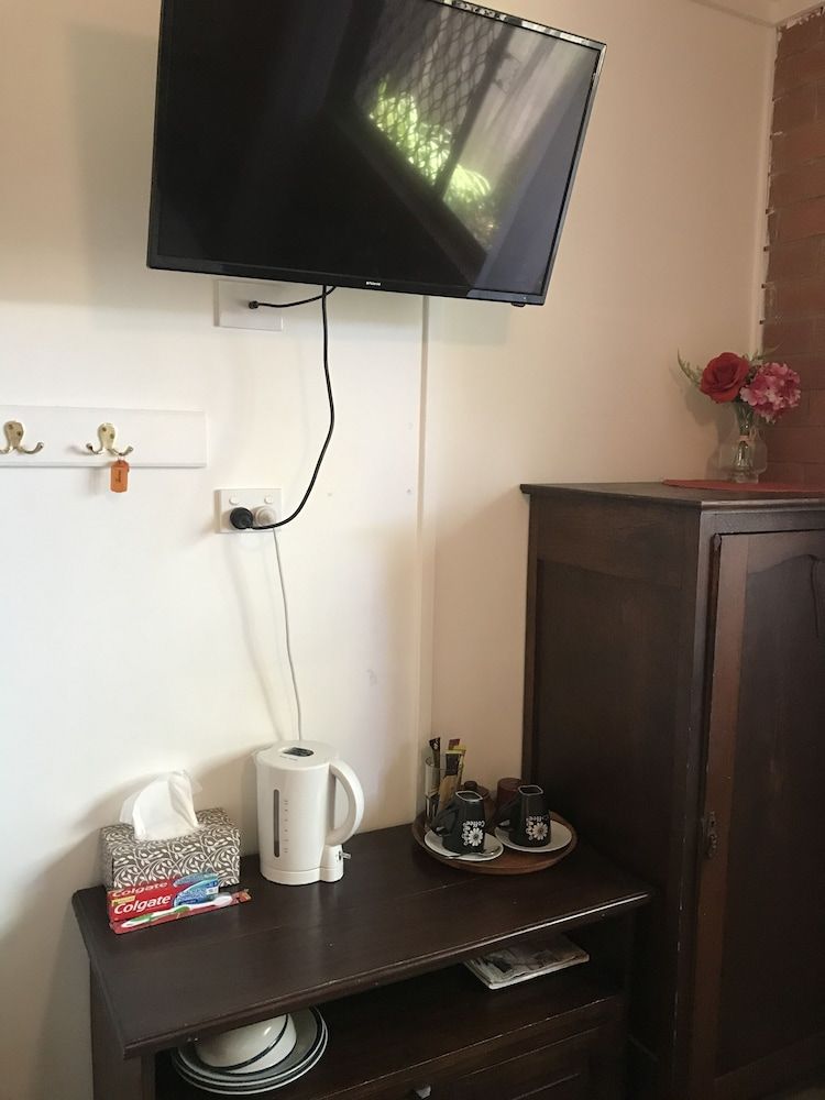 XYL Pets Friendly Seaside Boutique Guesthouse Deluxe Art Room (Shared Bathroom & Kitchen) 21