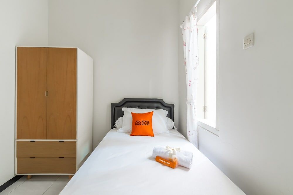 Single Room (Without A/C)