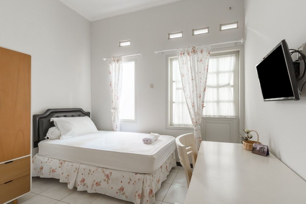 Single Room (Without A/C)