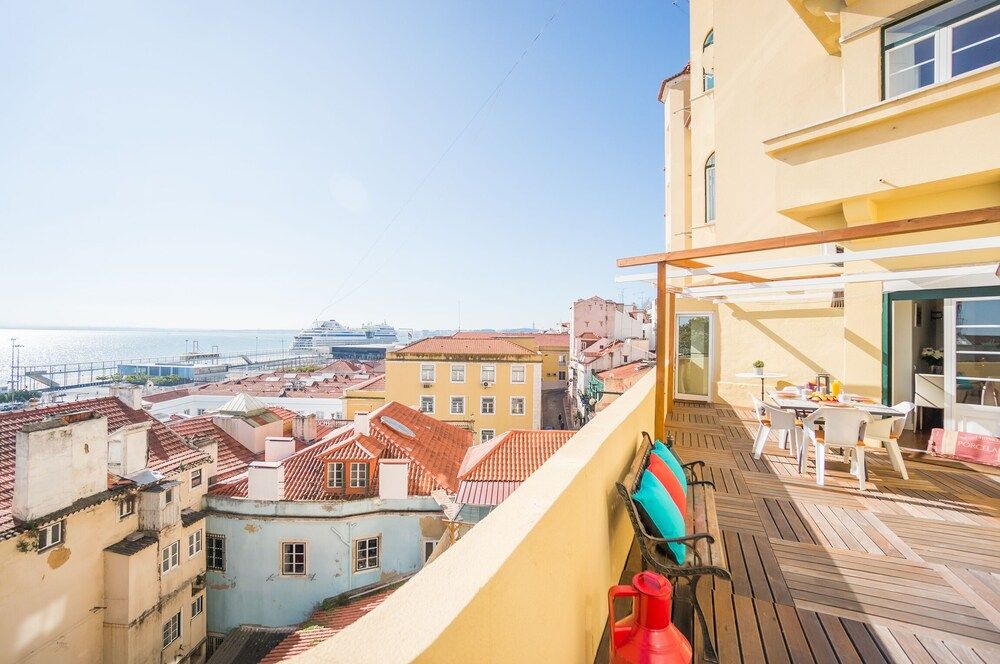 Panoramic Tagus River Terrace Apartment in Alfama Apartment, 2 Bedrooms 14