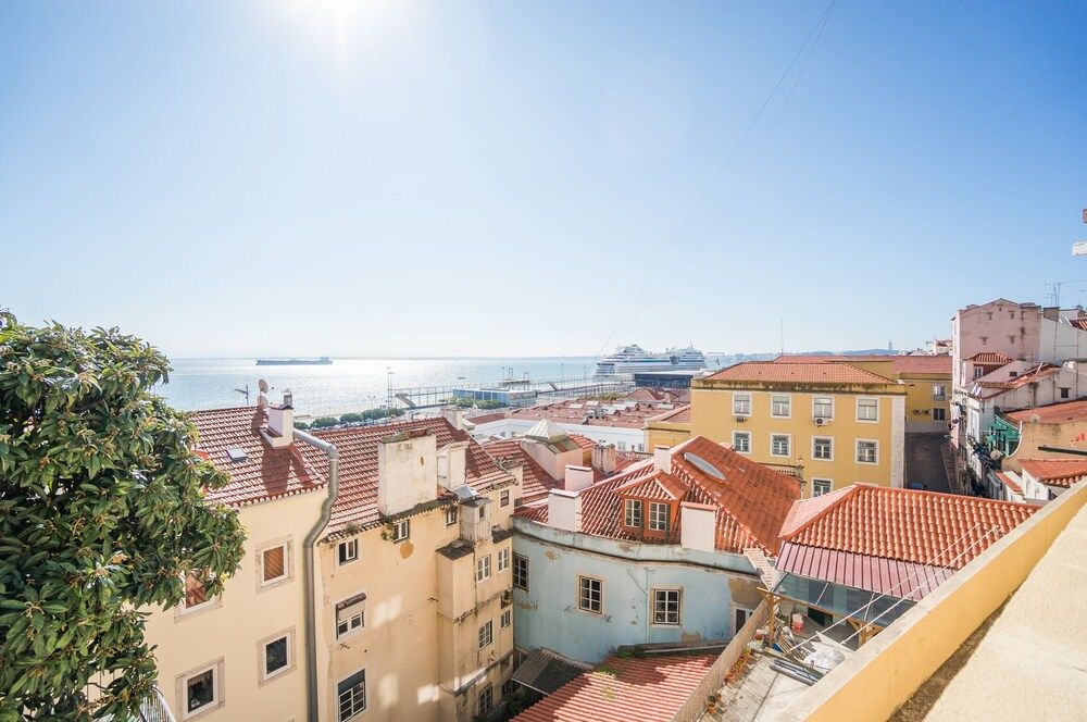 Panoramic Tagus River Terrace Apartment in Alfama Apartment, 2 Bedrooms 15