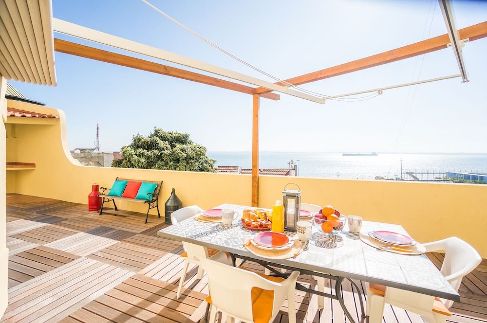 undefined Panoramic Tagus River Terrace Apartment in Alfama 9