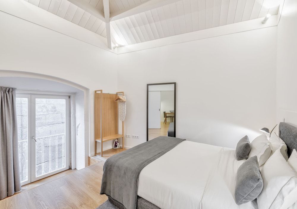 Oporto Comfort Dom Hugo Standard Apartment, 1 Queen Bed