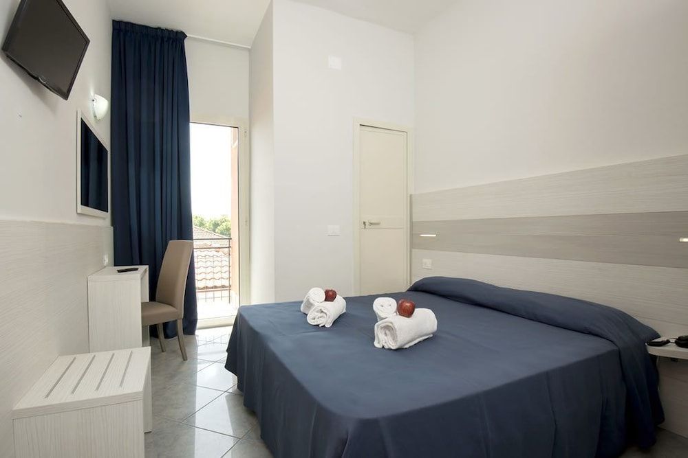 Hotel Scarlet