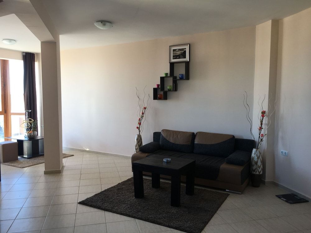 Sea Breeze Pomorie Apartment, 1 Bedroom, Balcony 7