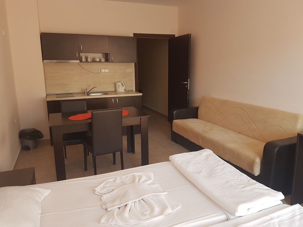 Sea Breeze Pomorie Studio 2