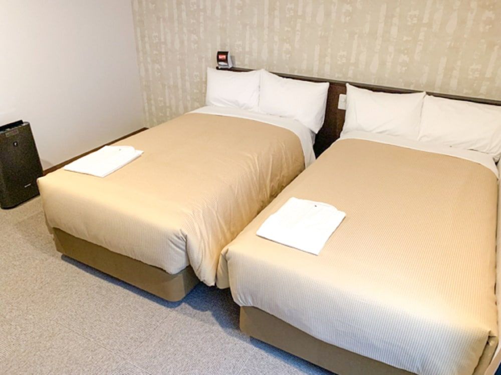 HOTEL LiVEMAX Kyoto Nijojo Nishi Twin Room, Smoking 2