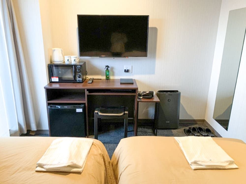 HOTEL LiVEMAX Kyoto Nijojo Nishi Twin Room, Smoking 4