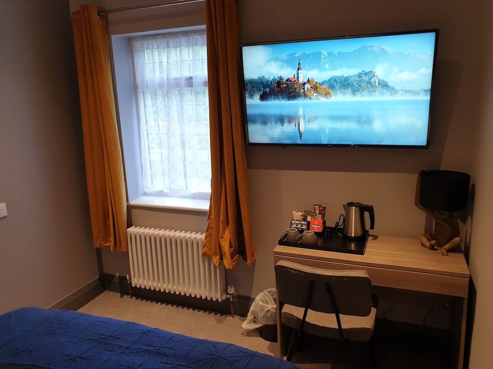 The Strutt Arms Standard Double Room, 1 King Bed 4