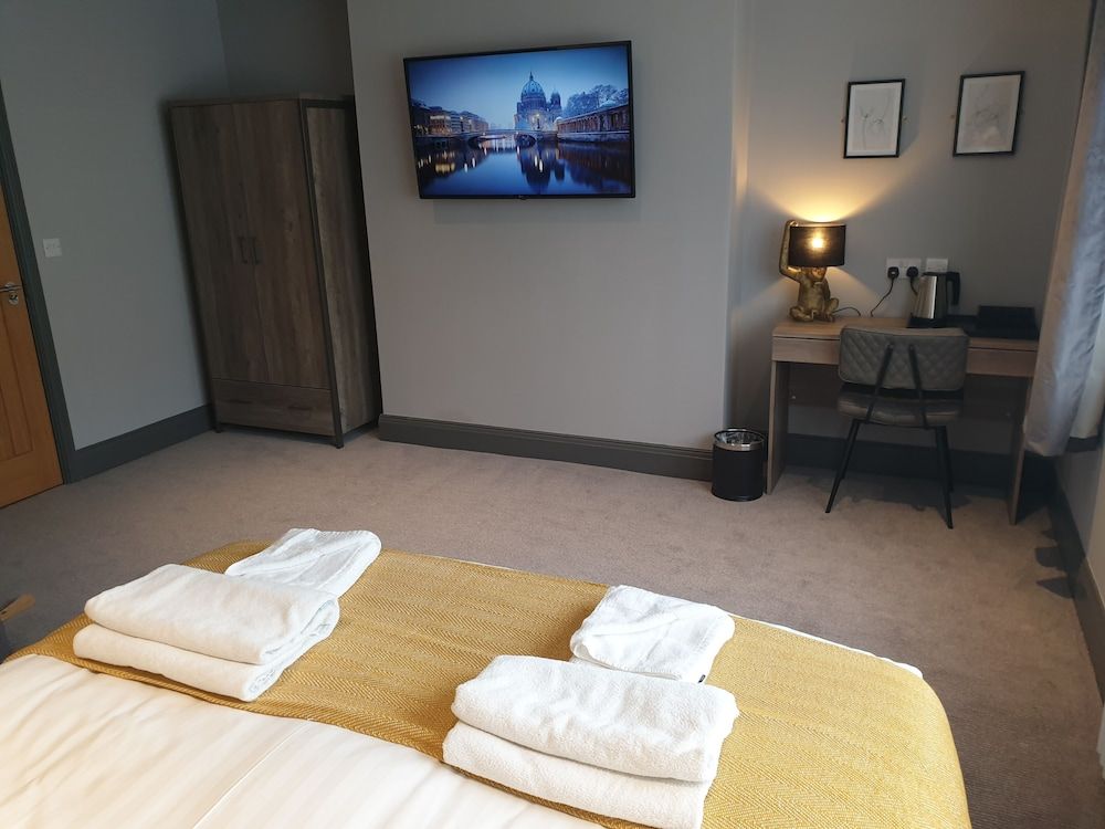 The Strutt Arms Superior Double Room, 1 King Bed 3