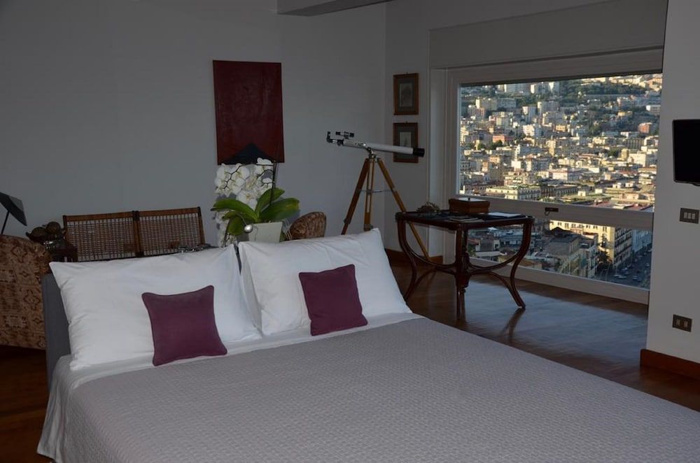 Suite 52 Panoramic Suite 2