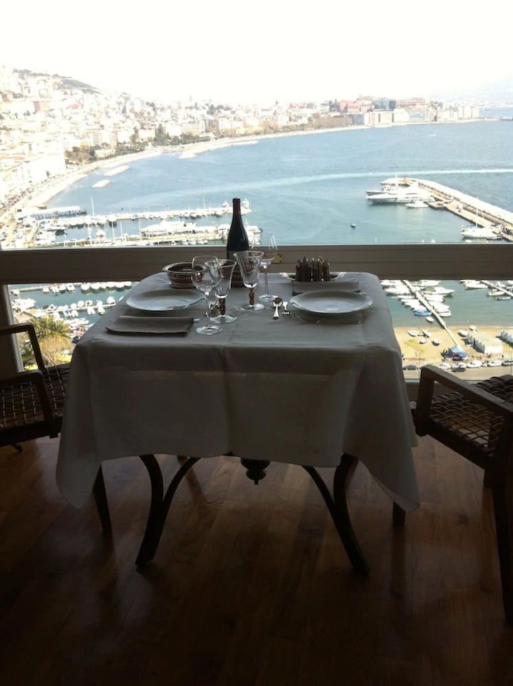 Suite 52 Panoramic Suite 3