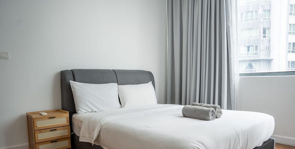 Summer Suites Residences By Plush Family Apartment